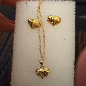 18k real Gold Heart Pendant Necklace with Matching Heart Stud Earrings.